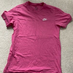 Men’s pink Nike t shirt size small